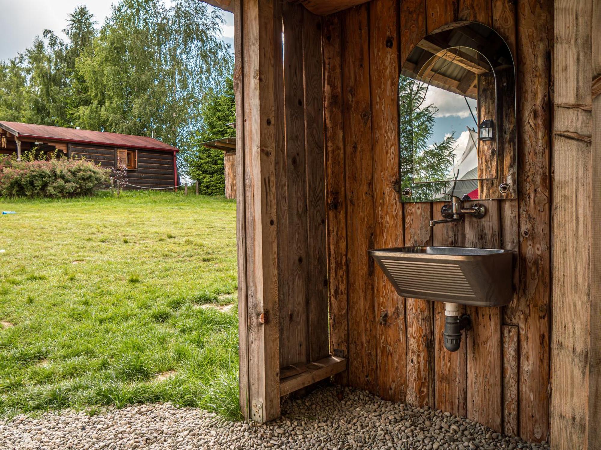 Fort Wapiti Hotell Zalasowa Exteriör bild